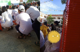 Đi khai giảng nhưng cả lớp phải ngồi đất, biết được lý do ai nấy đều ngỡ ngàng