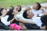 Được người yêu mời đến chụp ảnh kỉ yếu, anh chàng bất ngờ phát hiện bị 'cắm sừng' chỉ nhờ điều này