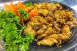 Cuối tuần mẹ đảm nấu gà rang muối thơm ngon, giòn tan, ai cũng tíu tít khen ngon