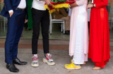 Lễ ăn hỏi sang trọng nhưng đôi nam nữ bê tráp lại ăn diện thứ này khiến ai cũng thương cô dâu, chú rể