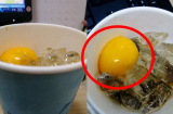 Đặt ly cà phê trứng trên mạng, cô gái trẻ 'hết hồn' khi nhận được nguyên một lòng đỏ trứng sống