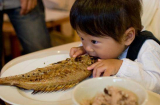 Mẹo xử trí hóc xương cá cực đơn giản tại nhà mà không phải gặp bác sĩ