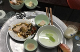 Đi làm về muộn, nhìn mâm cơm nhà chồng để phần mà cô gái không khỏi uất nghẹn