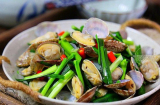 Xào ngao với lá này vừa hết sạch mùi tanh, thơm ngon tốt cho sức khỏe, ai cũng thích thú