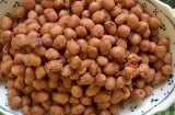 Lạc rang xưa rồi, trước khi chế biến trộn với trứng chiên ngập dầu sẽ ngon vô cùng