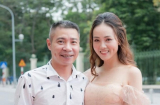 Là Phó giám đốc nhưng ở đời thường NSND Công Lý vẫn thoải mái để bạn gái sai vặt thế này đây