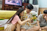 Xuân Nghị lại bị bắt gặp về nhà Trần Vân ăn cơm, cử chỉ thân thiết như người yêu