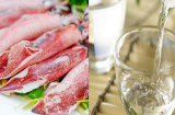 Khử mùi tanh của mực, tôm ngay trong tích tắc chỉ với vài giọt này