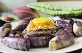 Tranh thủ cuối mùa sen, vợ quyết không bỏ phí vào bếp làm món chả cánh sen ngon đúng chuẩn người Hà Nội