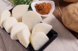 Loại củ giá rẻ bán đầy chợ là 'siêu thực phẩm' dành cho chị em: Ăn vào không béo lại làm đẹp da
