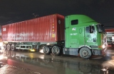 Bé 3 tuổi bị container cán t.ử v.ong khi đang cùng dì vào bệnh viện thăm mẹ