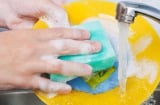 3 thói quen rửa bát khiến cả nhà mắc bệnh, số 1 cực kỳ nguy hiểm