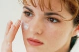 Khi sử dụng mỹ phẩm, bạn nên tránh xa 10 thành phần này