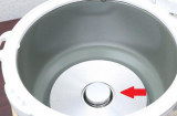 Nồi cơm điện có 1 vị trí cần được vệ sinh thường xuyên, làm đúng sẽ tiết kiệm cả triệu tiền điện mỗi năm