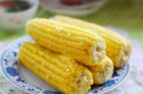 Mỗi ngày ăn 1 bắp ngô đúng thời điểm này giúp phụ nữ sống trường thọ, giữ mãi được nét thanh xuân