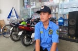 Trộm dàn cảnh cư.ớp 2 chiếc xe gần 70 triệu, nam bảo vệ bất lực: 'Không biết Tết năm nay ra sao?'