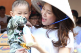 Mỹ Tâm trổ tài ru em bé ngủ nhưng gây bất ngờ với thái độ khi bé cựa quậy