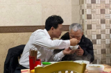 Giữ lời hứa với bạn gái đã khuất, chàng trai hơn 10  năm phụng dưỡng bố mẹ người yêu