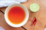 Nước mắm nhà nào cũng có nhưng không phải ai cũng ăn được: 4 lưu ý khi dùng nước mắm, nhớ nắm!