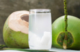 Mùa hè uống nước dừa giải nhiệt cần biết 5 điều cấm kỵ kẻo mang họa vào thân
