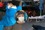Xót xa với hình ảnh Phương Thanh ngủ gục vì mệt khi làm tình nguyện viên chống dịch