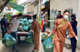 Nhật Kim Anh lên tiếng khi bị nhắc nhở vì đi dép cao gót làm từ thiện