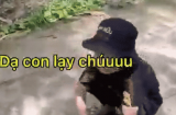 Dắt con đi chơi, bố nhanh chóng bỏ chạy khi gặp công an để con trai mếu máo