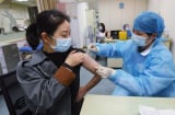 5 mẹo hữu ích đúng khoa học giúp giảm nhanh phản ứng phụ sau khi tiêm vắc xin nCoV