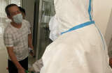 Nhà có người qua đời phát hiện dương tính Covid-19, những người còn lại có dễ nhiễm không?