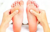 Bàn chân xuất hiện 7 dấu hiệu này cảnh báo bệnh nguy hiểm, không muốn đoản thọ nên đi khám gấp