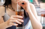 3 loại nước uống vào buổi tối khiến đường huyết tăng vọt, lên cân vù vù lại lão hóa sớm