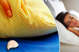 Đặt 1 tép tỏi dưới gối trước khi ngủ, sau 7 ngày nhận về 4 lợi ích tuyệt vời hơn dùng thuốc bổ