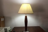 Đi ngủ chớ tùy tiện đặt 5 vật ở đầu giường kẻo lão hóa sớm, rụng tóc, thậm chí gây K