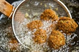 3 loại thực phẩm có thể khiến u xơ 'mọc' đầy tử cung, BS khuyên chị em ăn càng ít càng tốt