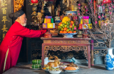 3 ngày “đại lộc” nên lau dọn bàn thờ tỉa chân nhang, khiến bề trên 'ưng bụng' gia chủ không lo vất vả
