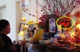 Hoa cúng trên bàn thờ nên cắm mấy bông để tụ tài, đón lộc: Nhiều nhà làm sai mà không biết