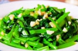 Rau muống xào tỏi chỉ cần làm thêm 1 bước, rau giòn xanh mướt, thơm ngon nức mũi
