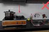 Bếp là nơi đón lộc, giữ chân Thần Tài: Có 5 dấu hiệu này gia chủ quanh năm khốn khó