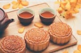 Bánh trung thu ăn sai cách rất hại: BS khuyên 1 thời điểm cần tránh, 2 thứ nên kết hợp cùng, đó là gì?