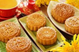 Ăn một chiếc bánh trung thu 'béo' gấp đôi bát bún mọc: Chuyên gia chỉ cách ăn thả ga mà không lo tăng cân