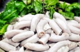 Lòng lợn luộc chỉ cho nước lã là sai: Bỏ thêm thứ này lòng trắng tinh, giòn sần sật, không hôi