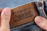 Vì sao quần jeans nào cũng có miếng da đằng sau cạp quần: 90% người mặc không biết công dụng