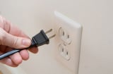 4 thiết bị ngốn điện hơn điều hòa nhà nào cũng có: Dùng xong nhớ rút phích cắm tiết kiệm cả triệu tiền điện