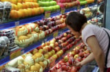 Đi siêu thị muốn mua hoa quả tươi ngon chỉ cần nhớ điều này