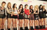 Nayeon TWICE 'năm lần bảy lượt' mặc đồ 'lệch pha' so với cả nhóm