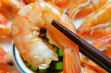 Luộc tôm đừng dùng hành, gừng: Cứ thêm vài hạt này tôm chín đỏ au, thơm lừng, không tanh