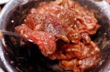 Ướp thịt bò cho muối là 'hỏng bét': Thêm 1 thìa này thịt mềm tan, đậm vị, xào không chảy nước