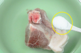 Thịt để tủ lạnh cứng như đá: Hòa loại gia vị này vào rã đông, chỉ 5 phút mềm mại như thịt mới
