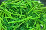 Xào rau muống hay bị thâm đen cứ rắc vài hạt này, cọng nào cũng xanh mướt, giòn ngon, không bị thâm đen