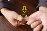 Tổ Tiên nói: 'Ngón tay út vượt qua 3 tầng, về già chẳng lo cơm ăn áo mặc', 3 tầng đó là gì?